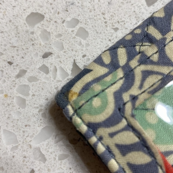Vera Bradley Nomadic Floral Key chain card holder grey/coral/seafoam quilted - Picture 7 of 7